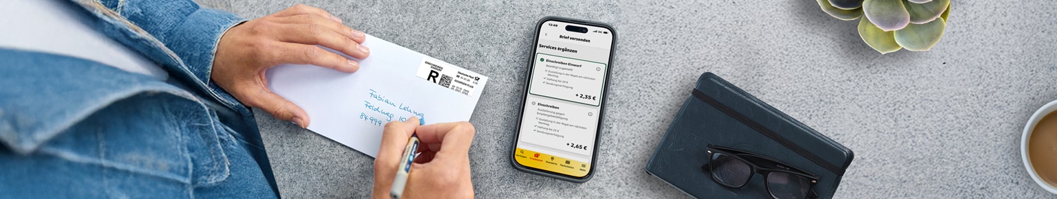 Handyscreen mit Post & DHL App zur Buchung einer Einschreiben-Marke